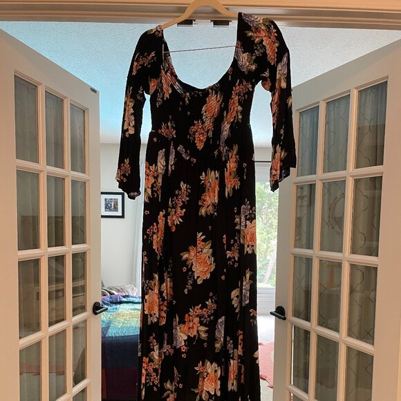 Dresses & Skirts - Torrid Smocked Maxi Dress